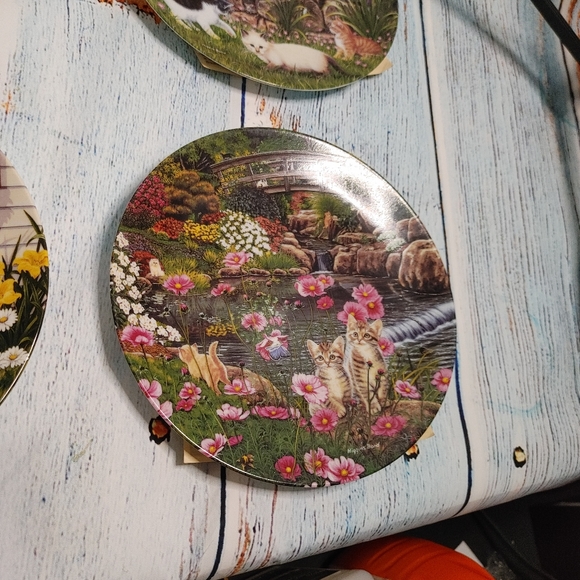 8 Bradex 9" Plates The Garden Secrets - Picture 6 of 16